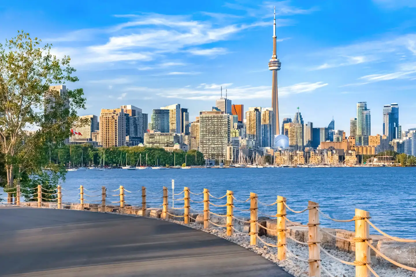 BCC 2024 EXPLORER TORONTO BEST PLACES TO VISIT HEADER MOBILE